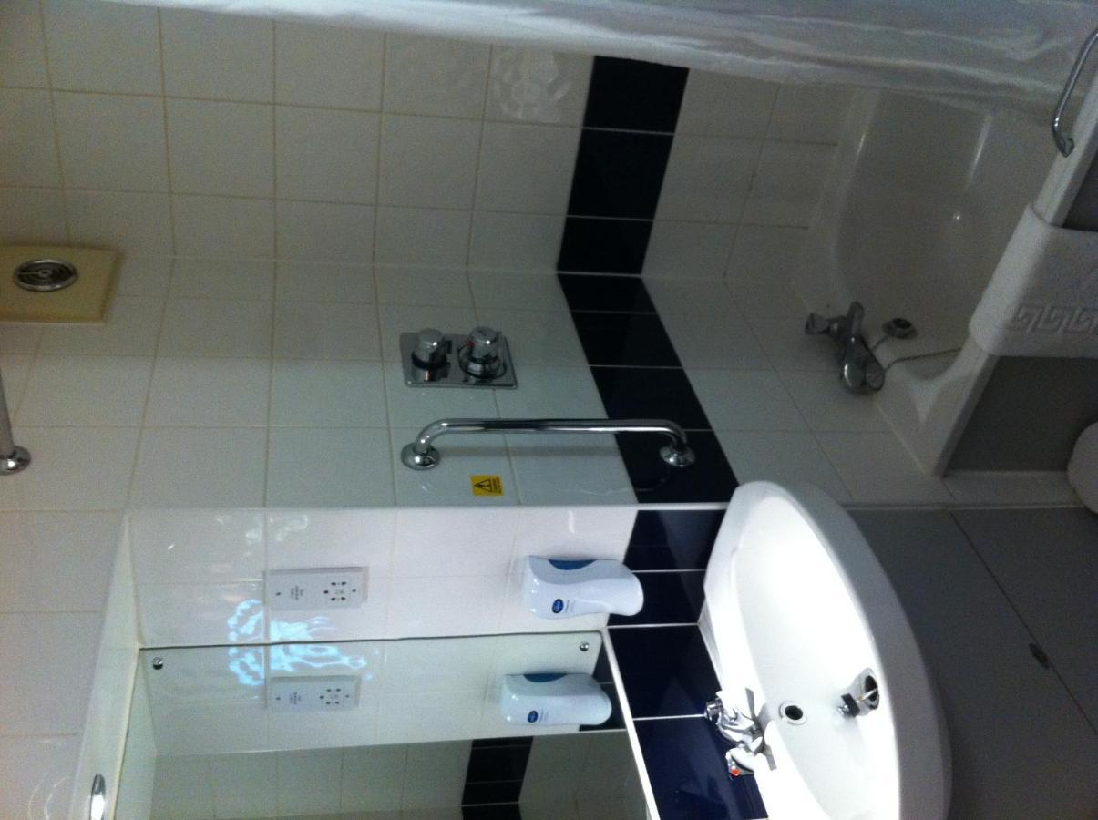 Days Inn Hotel Abington - Glasgow Екстериор снимка